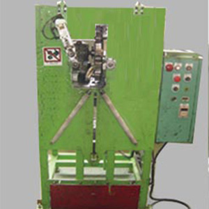 Wire wrapped cloth winding machine
