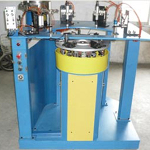 Inner tube automatic locking valve core machine